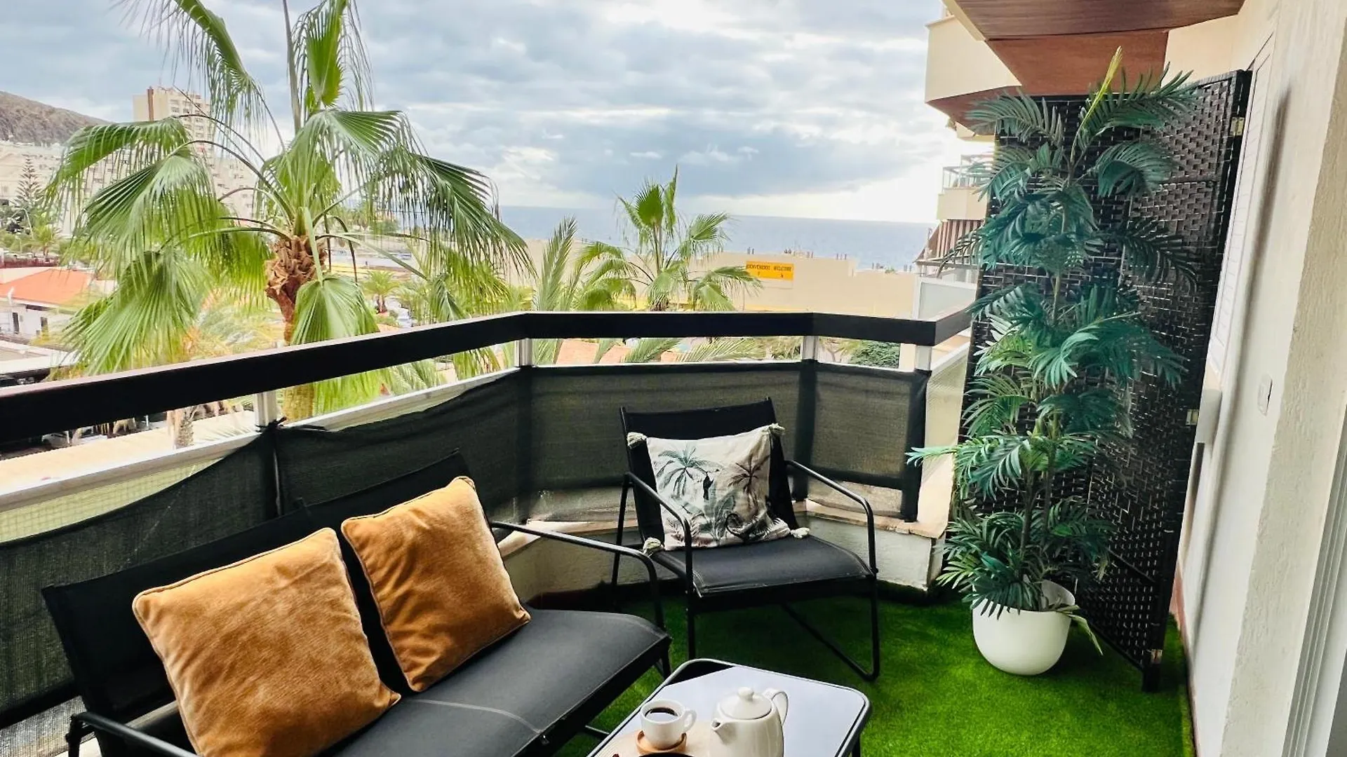 Paulmarie Apartment In Los Cristianos